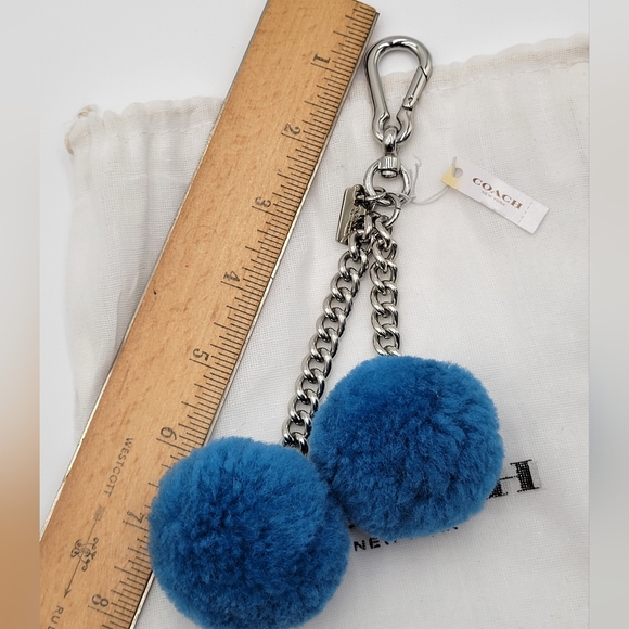 💥💥NWT💥💥 Coach Pompom Puff Balls Bag Charm, Blue/silver hardware - Picture 4 of 6
